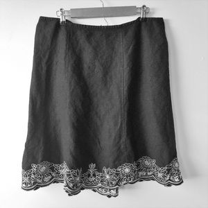  Lane Bryant: Black Skirt w/white  trim 18/20